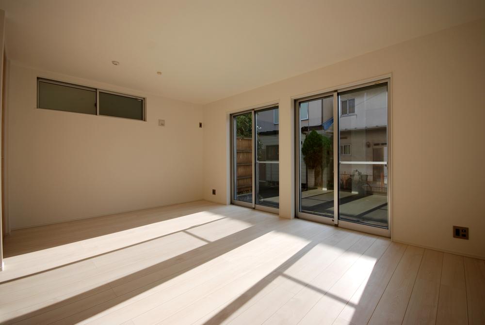 Non-living room. Indoor (11 May 2013) Shooting