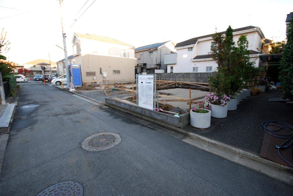 Local photos, including front road. Local (11 May 2013) Shooting