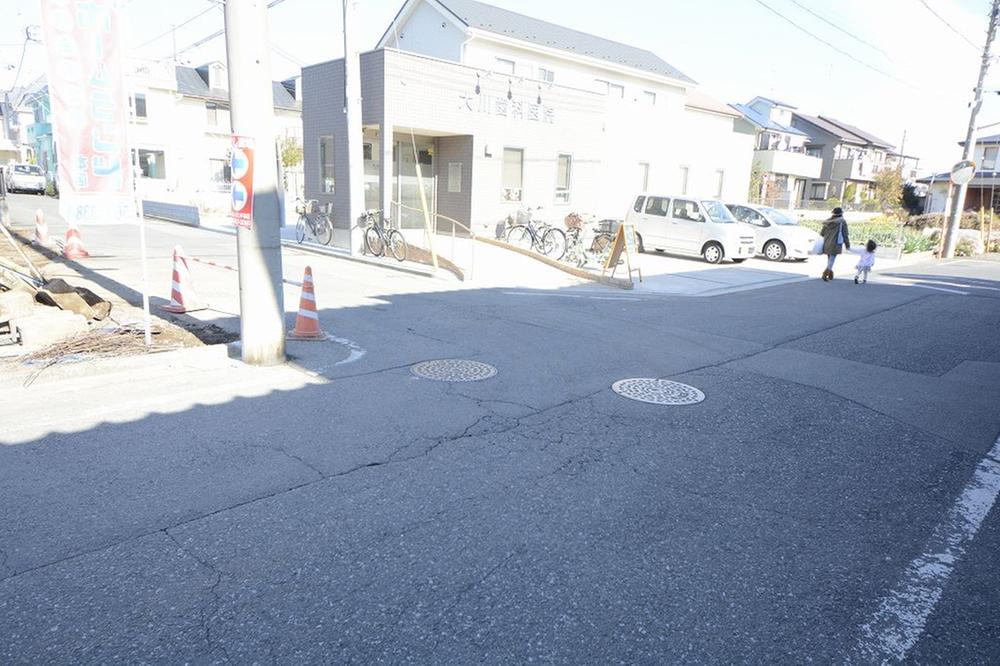 Local photos, including front road. South road