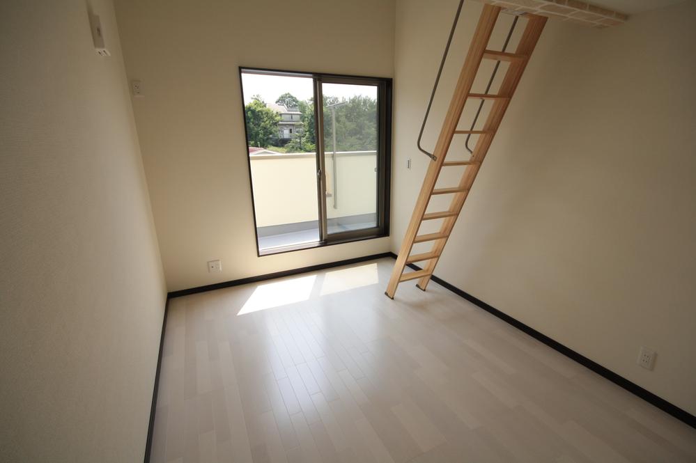 Same specifications photos (Other introspection)