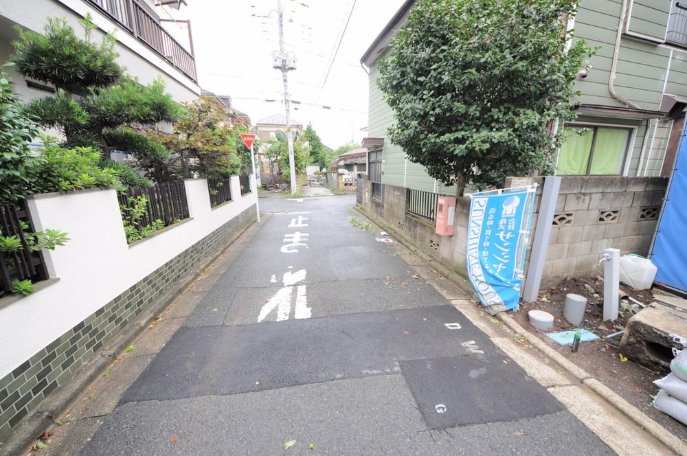 Local photos, including front road. Local (September 2013) Shooting