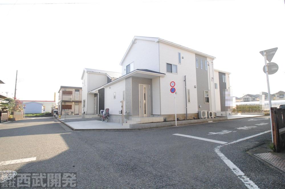 Local photos, including front road. Local (12 May 2013) Shooting This selling local