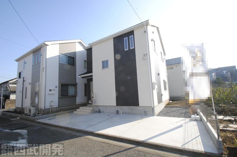 Local photos, including front road. Local (12 May 2013) Shooting This selling local