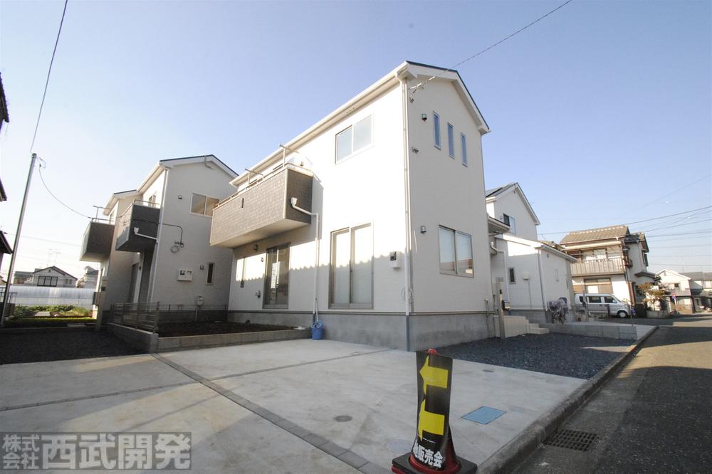 Local photos, including front road. Local (12 May 2013) Shooting This selling local