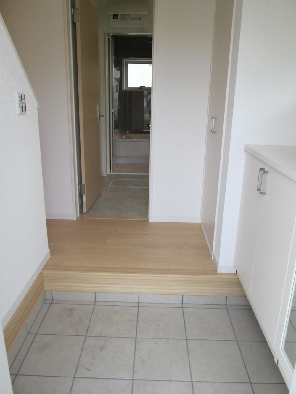 Entrance. Seller construction cases