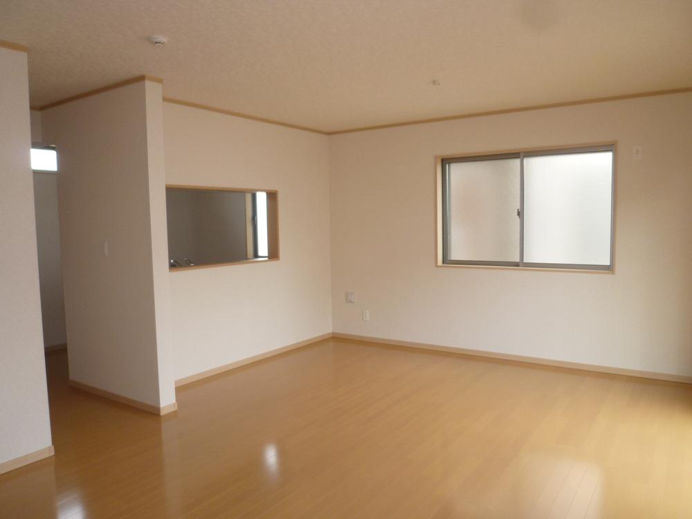 Same specifications photos (living). Same specifications