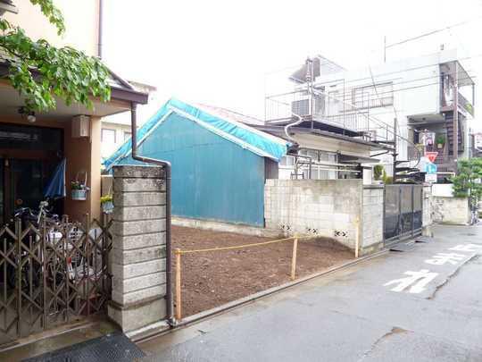 Local photos, including front road. Local Photos