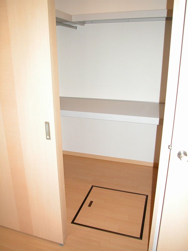 Receipt. 1.3 Pledge with a walk-in