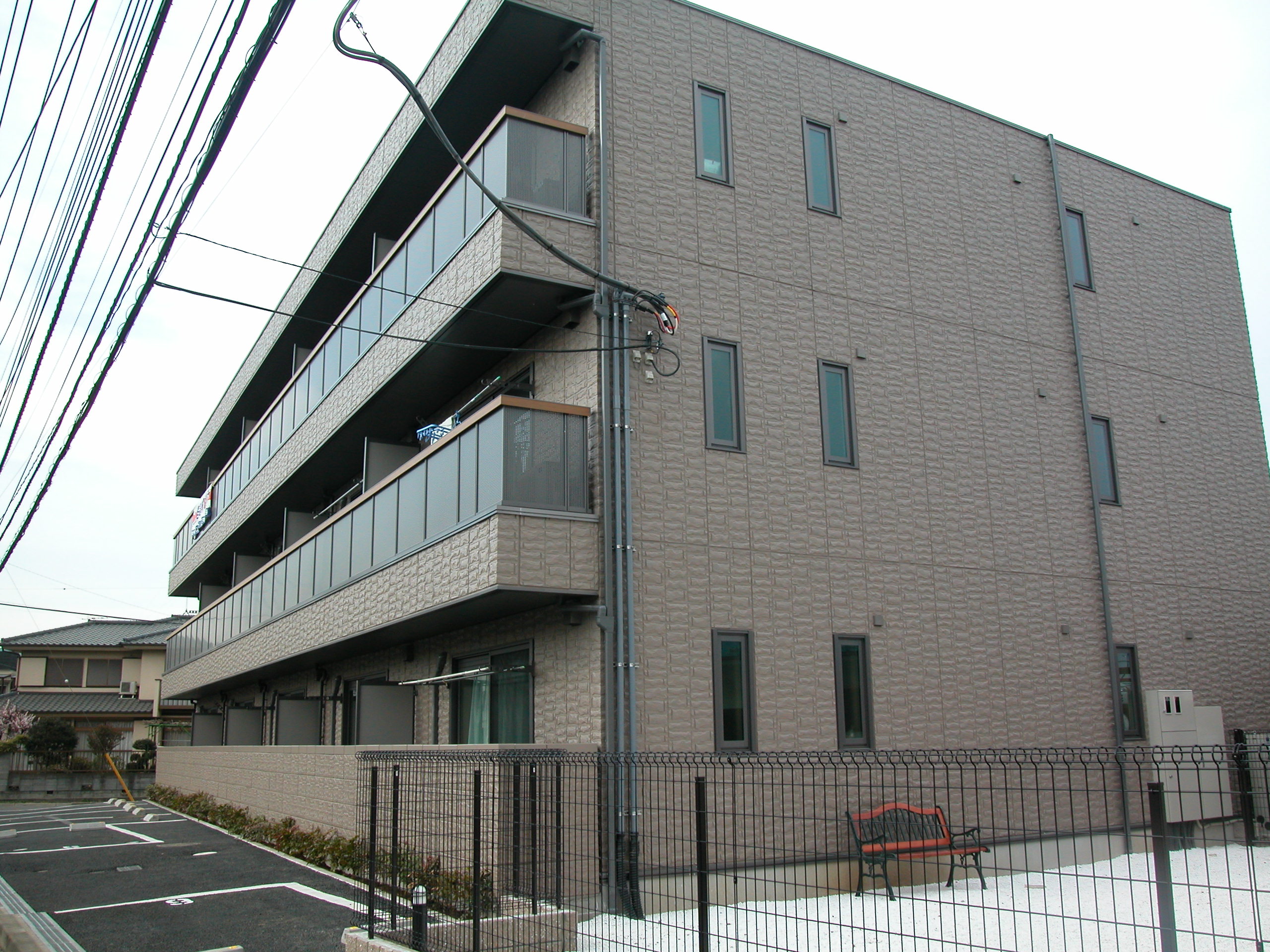 Building appearance. Dog run hotel