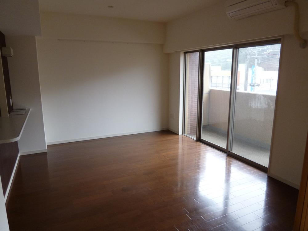 Living. Local (10 May 2012) shooting