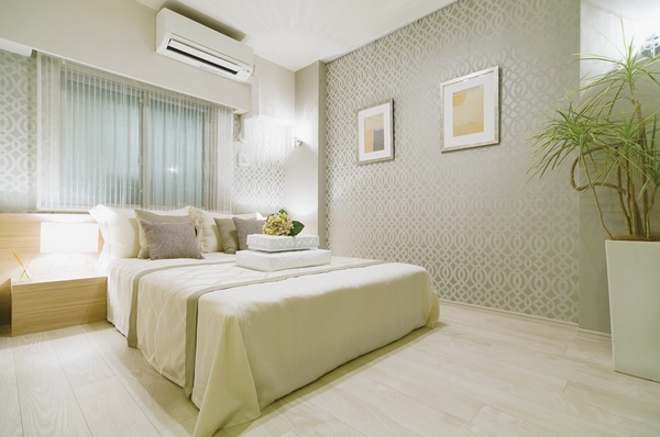 Western-style restrained ledge of the pillar (1) is easy to be furniture layout, Spacious use private space can put a big bed. Also provided walk-in closet of a large capacity