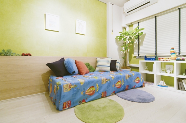 Set up a walk-in closet also to Western-style (3). Since the bulky tend toys can also clean storage, Children is going to be a good clean up naturally