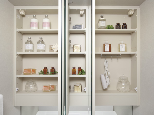 Bathing-wash room.  [Vanity storage of enhancement] Including the three-sided mirror back storage, And convenient bowl bottom storage and garbage bags pocket, etc., Storage space to help you live has been enhanced. (Same specifications)