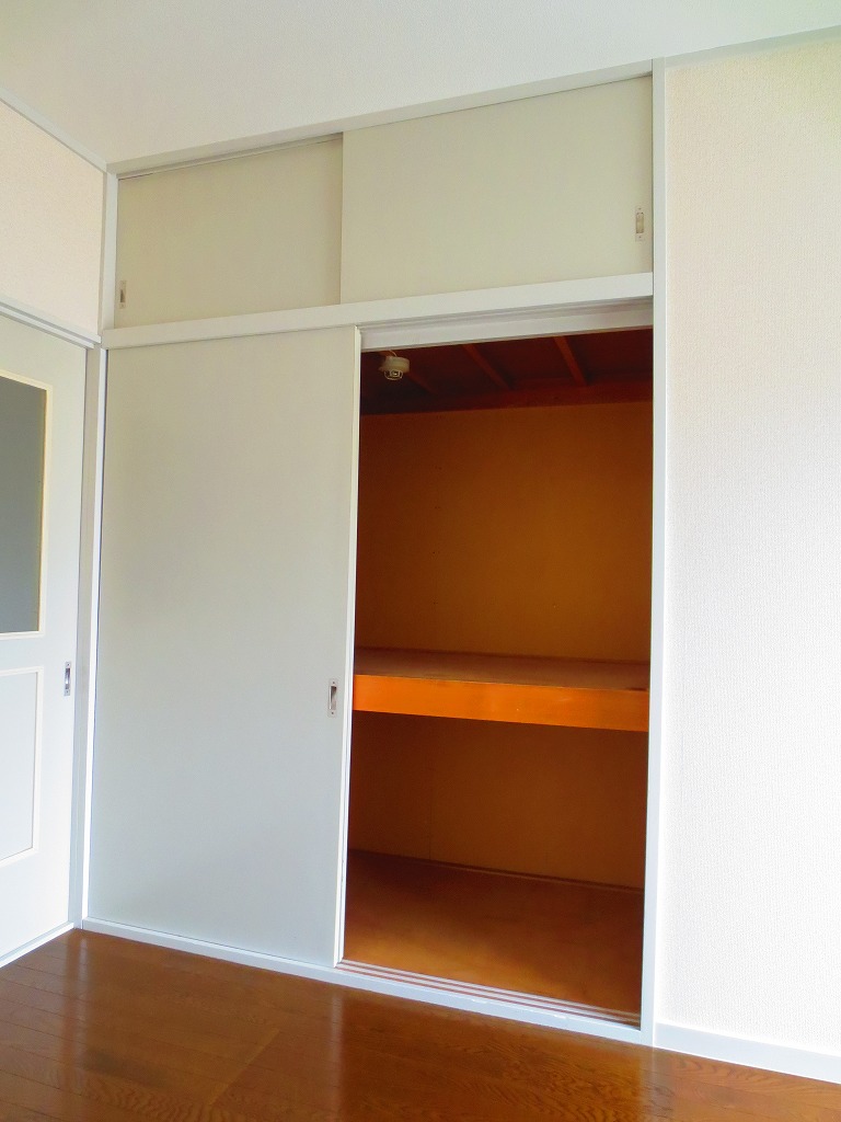 Receipt. Each chamber 1 between the amount of storage space