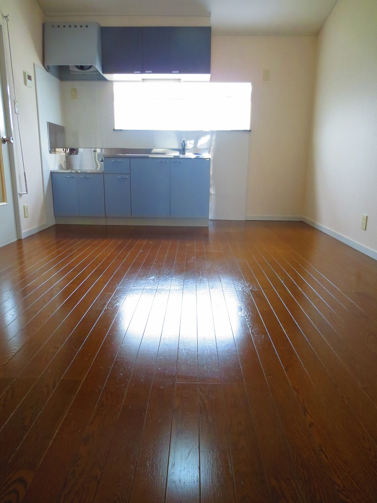 Living and room. Table is loose can be installed ☆