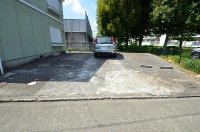 Parking lot. On-site parking