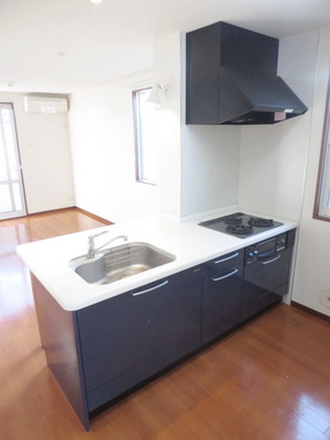 Kitchen. It is counter-type system Kitchen