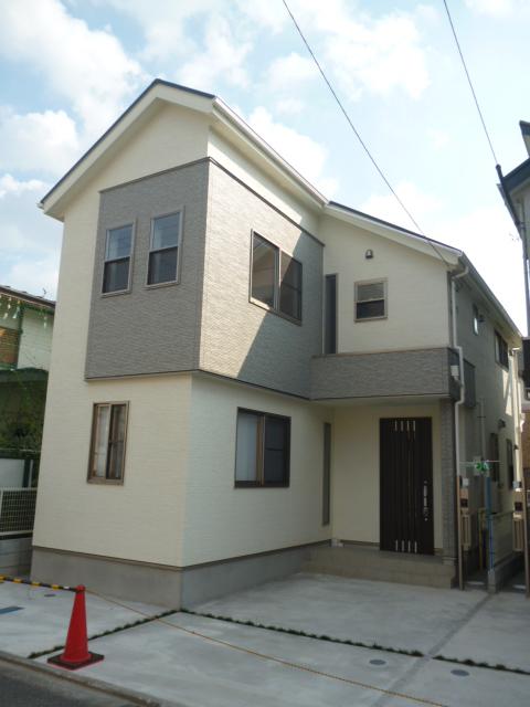 Local appearance photo. F Building