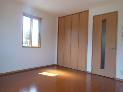 Other room space. Two-sided lighting of the bright rooms