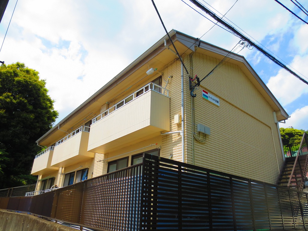 Building appearance. Green Oki living environment