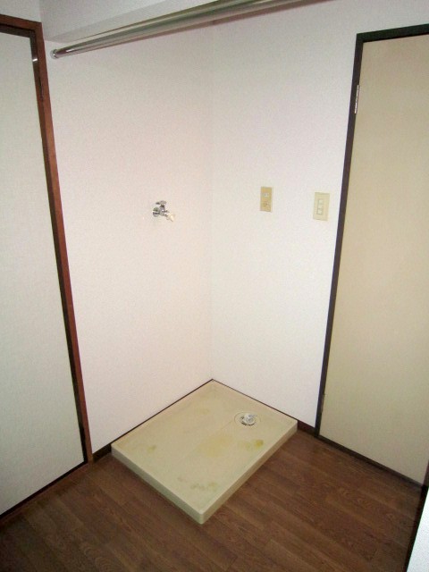 Other Equipment. Waterproof bread with Washing machine in the room