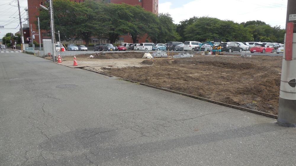 Local photos, including front road. Local (August 2013) Shooting