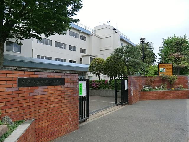 Junior high school. Osakaue 920m until junior high school