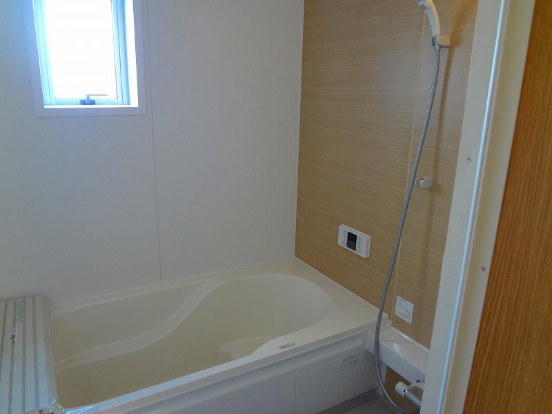 Bathroom. Indoor (12 May 2013) Shooting Building 2