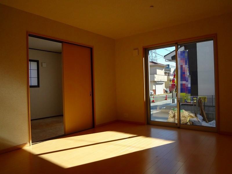 Living. Local (12 May 2013) Shooting 1 Building