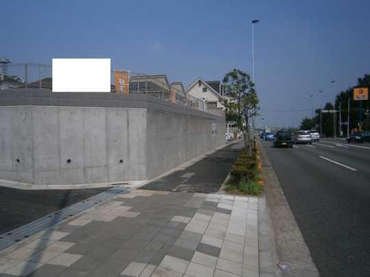 Local photos, including front road. Frontal road