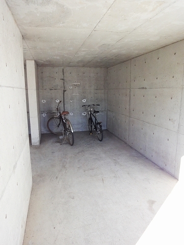 Other common areas.  ☆ Bicycle-parking space ☆