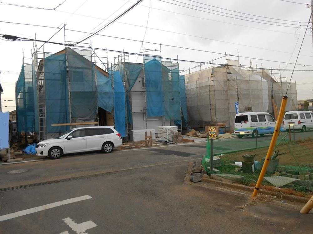 Local photos, including front road. Local (12 May 2013) Shooting