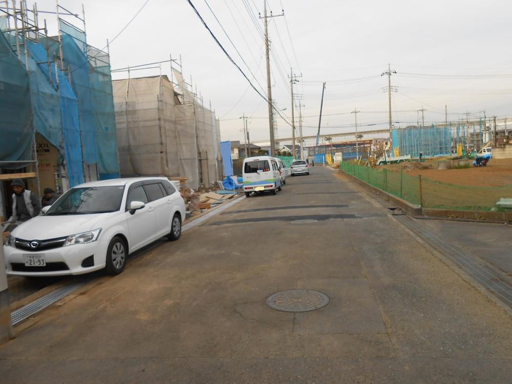 Local photos, including front road. Local (12 May 2013) Shooting