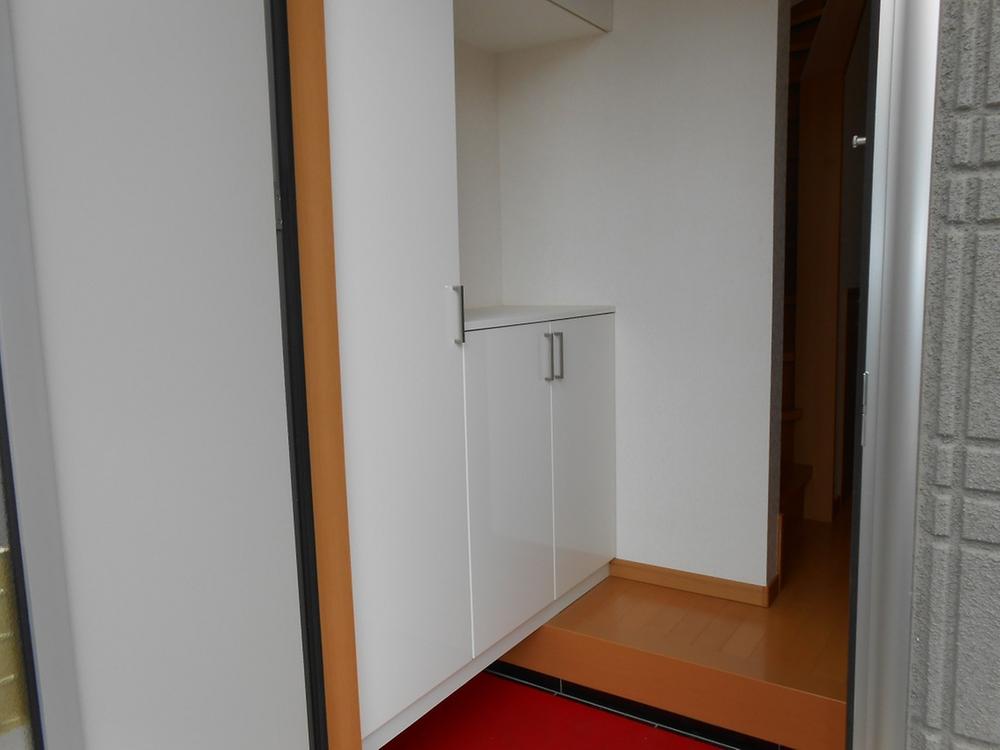 Same specifications photos (Other introspection). Same specifications Entrance