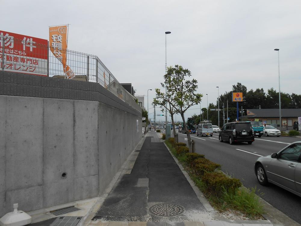 Local photos, including front road. Local (September 2013) Shooting