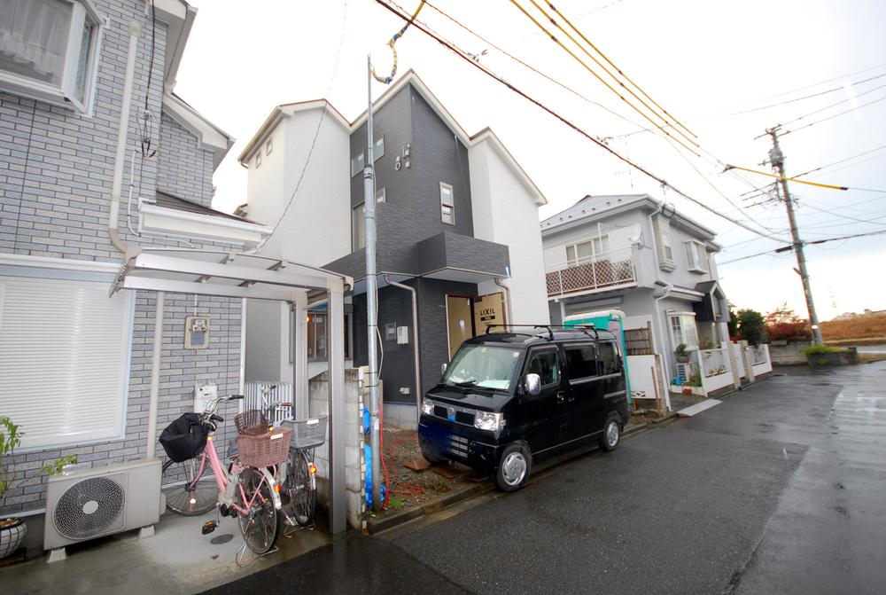 Local photos, including front road. December 2013 shooting