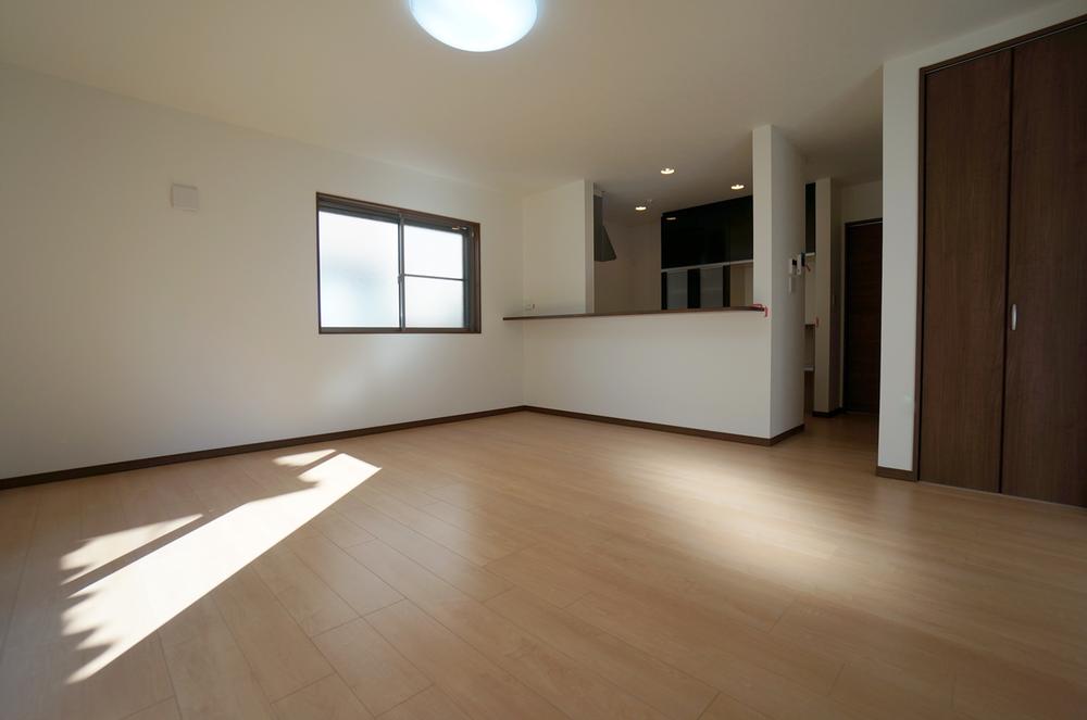 Same specifications photos (living). Example of construction