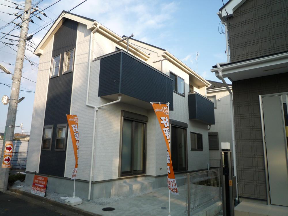 Local appearance photo. Local (11 May 2013) Shooting