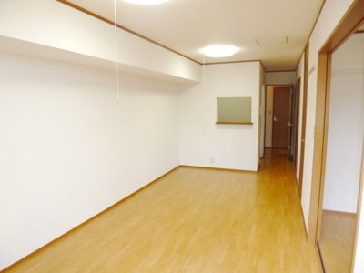 Other room space. Popular face-to-face kitchen