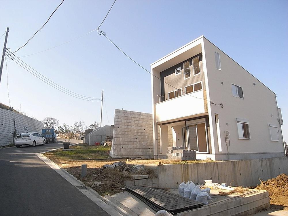 Local appearance photo. Cube design appearance