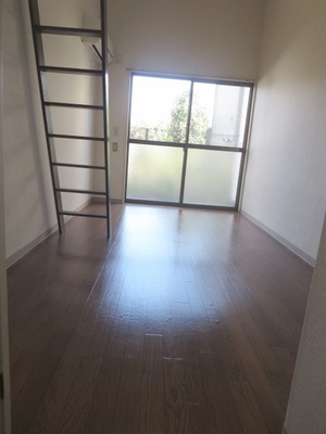 Living and room. Spacious space