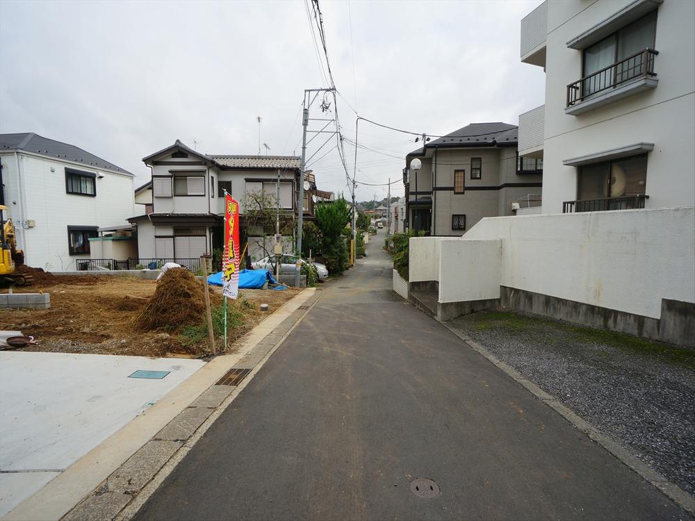 Local photos, including front road. 2013 October shooting