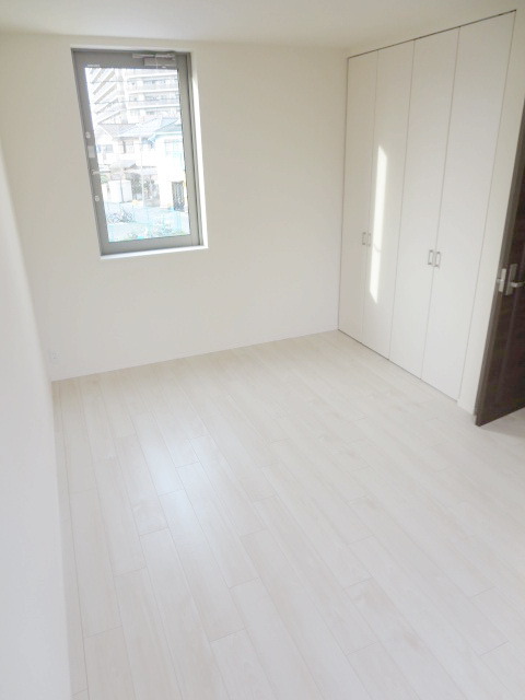 Living and room. It's Western-style is dazzling I shining