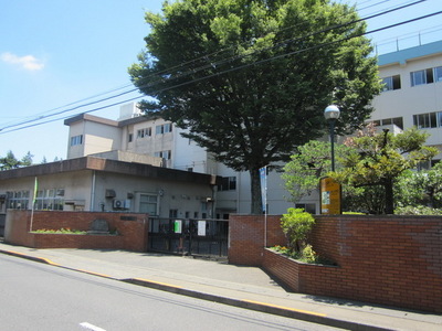 Junior high school. 1180m to Hino Municipal Osakaue junior high school (junior high school)