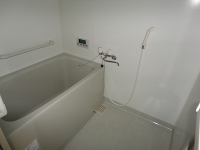 Bath. Reheating & bathroom dryer! 