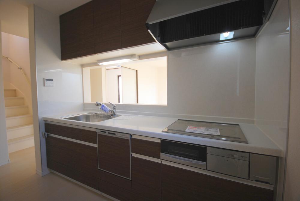 Same specifications photo (kitchen). The company construction cases