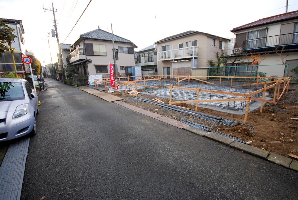 Local photos, including front road. December 2013 shooting