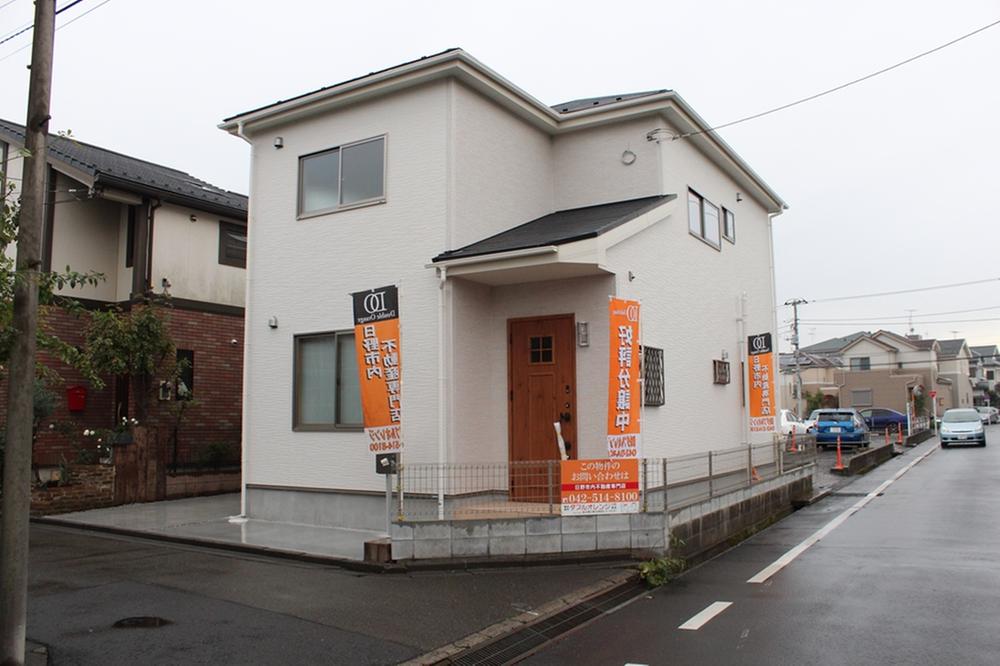 Local appearance photo. Local (11 May 2013) Shooting