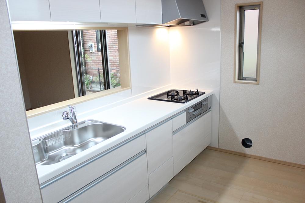 Kitchen. Indoor (11 May 2013) Shooting