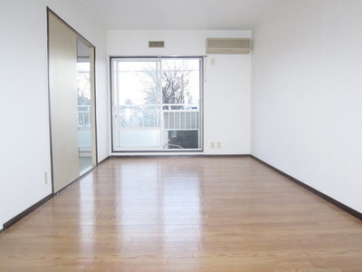 Living and room.  ☆ living ☆